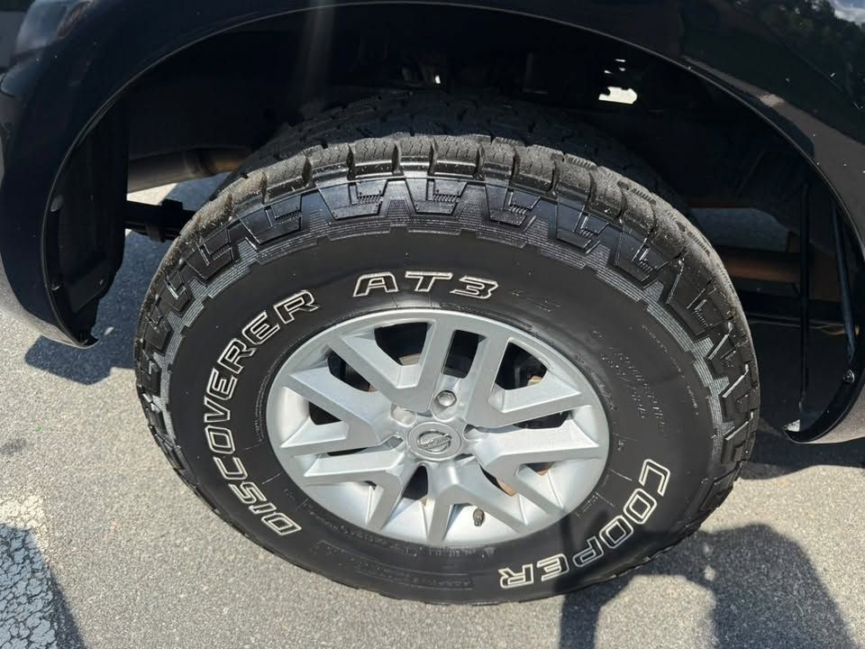 2010 Nissan Frontier Image 37
