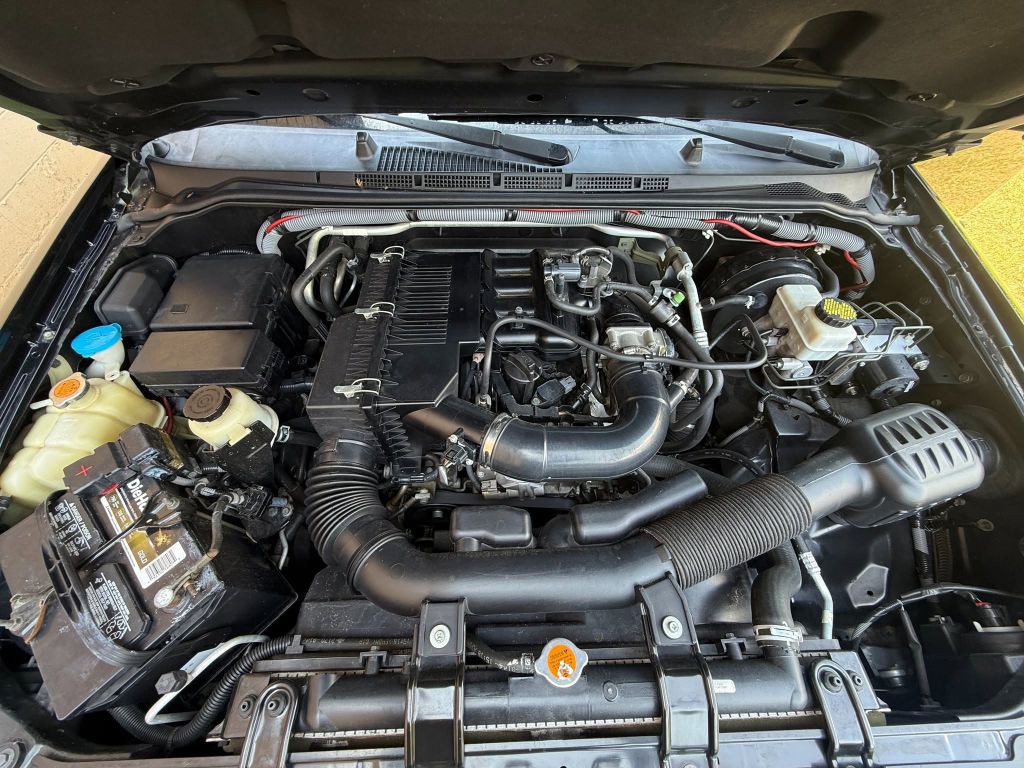 2010 Nissan Frontier Image 38