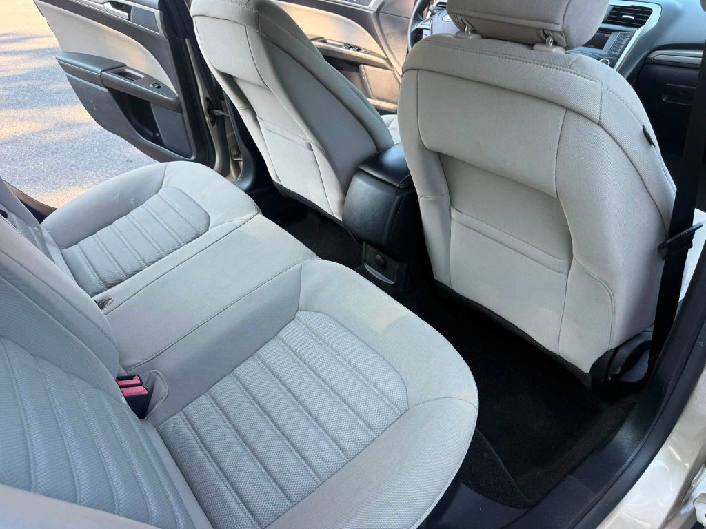 2018 Ford Fusion Image 16