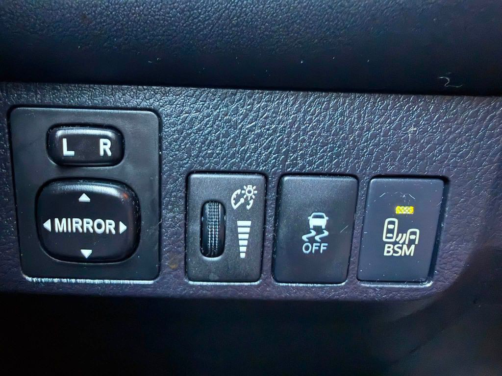 2015 Toyota Rav4 Image 22