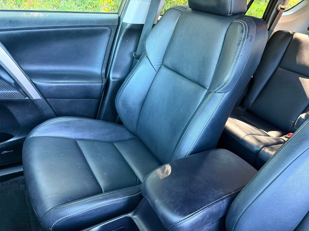 2015 Toyota Rav4 Image 25