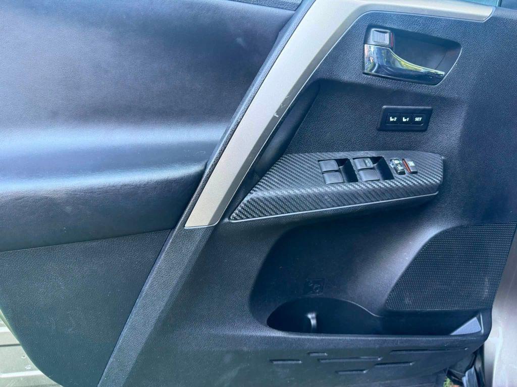 2015 Toyota Rav4 Image 29