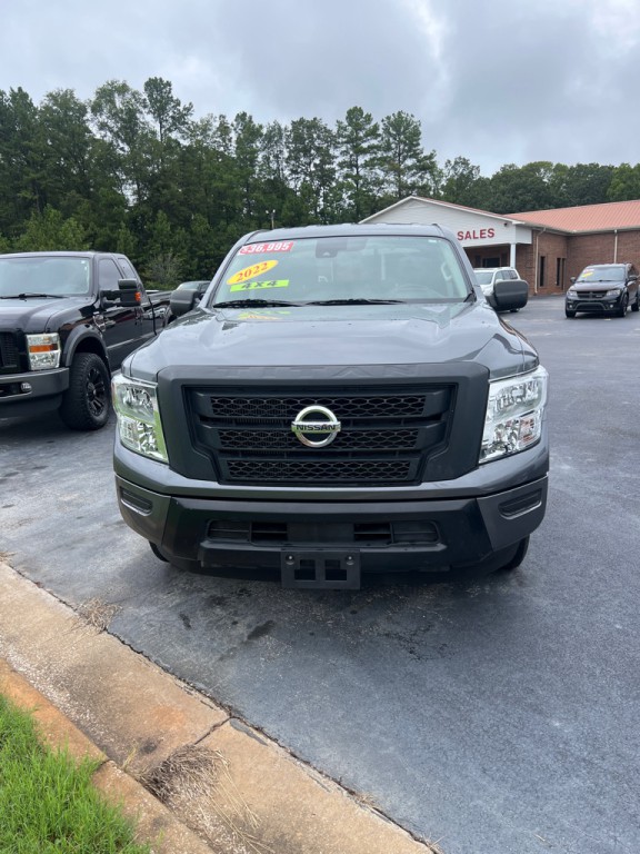 2022 Nissan Titan Image 1