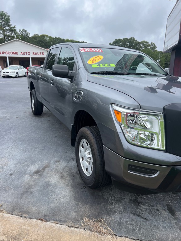 2022 Nissan Titan Image 3