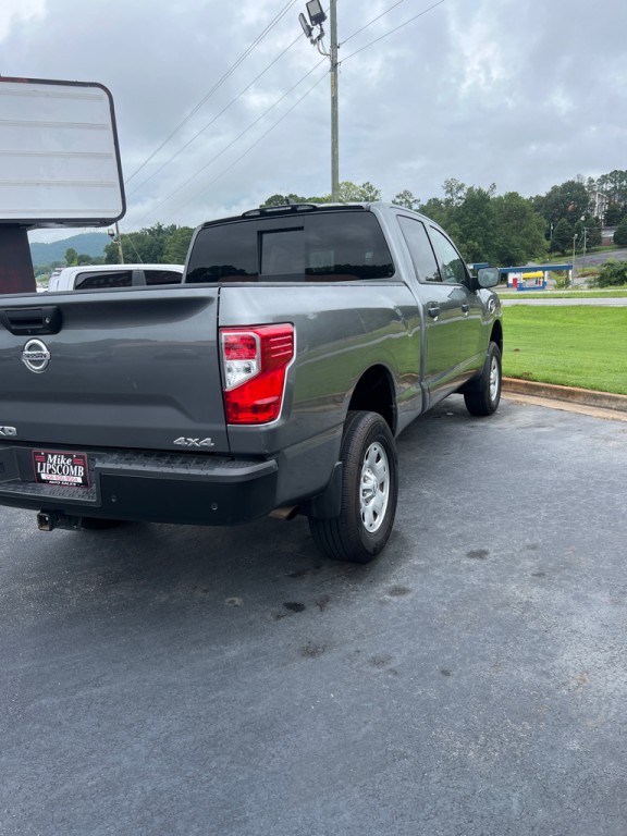 2022 Nissan Titan Image 4