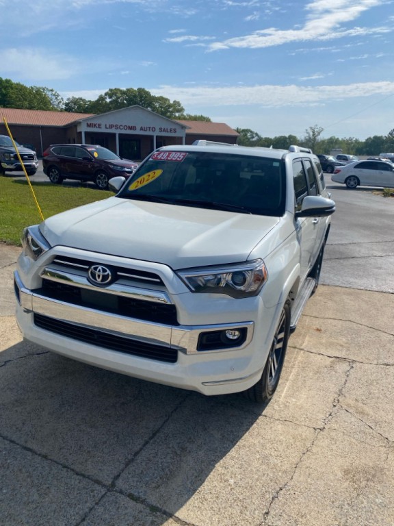 2022 Toyota 4Runner Image 2
