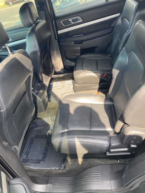 2016 Ford Explorer Image 8