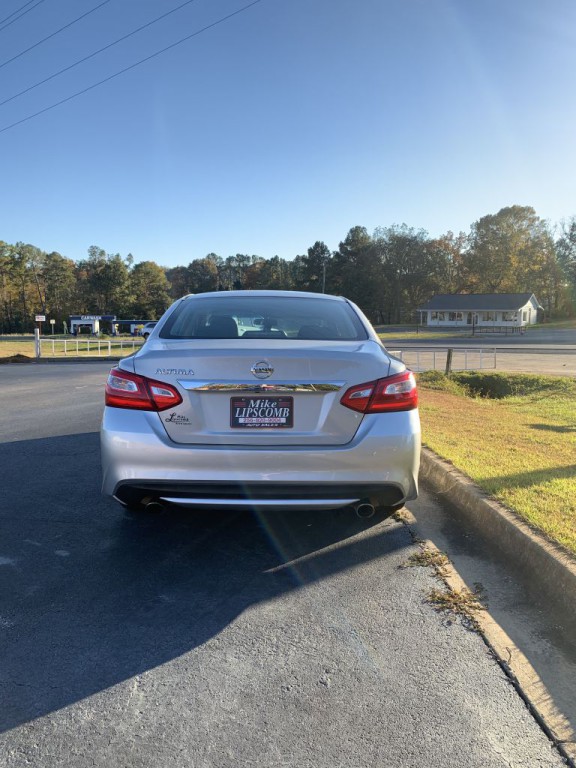 2017 Nissan Altima Image 6