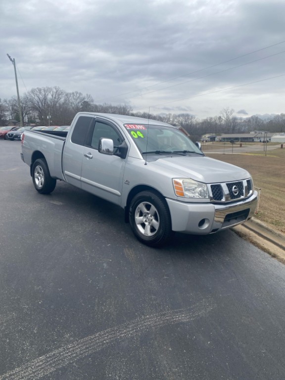 2004 Nissan Titan Image 3