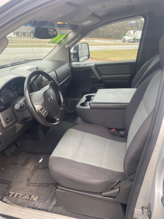 2004 Nissan Titan Image 7