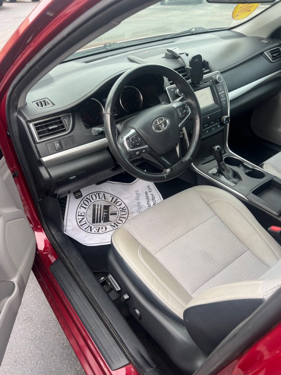 2016 Toyota Camry Image 5