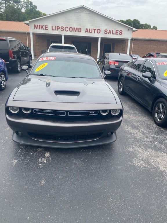 2019 Dodge Challenger Image 2