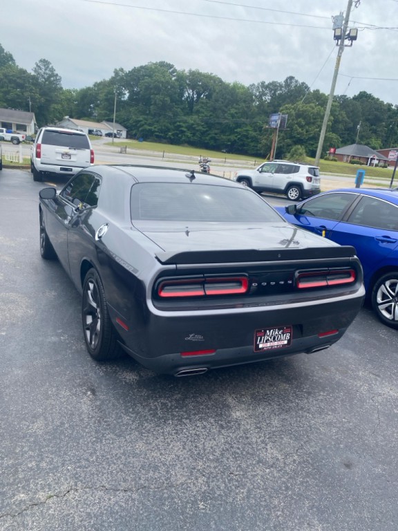 2019 Dodge Challenger Image 5