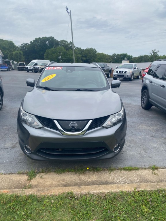 2017 Nissan Rogue Image 2