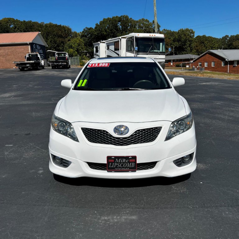 2011 Toyota Camry Image 2
