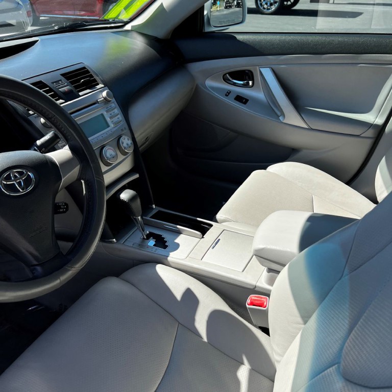 2011 Toyota Camry Image 8