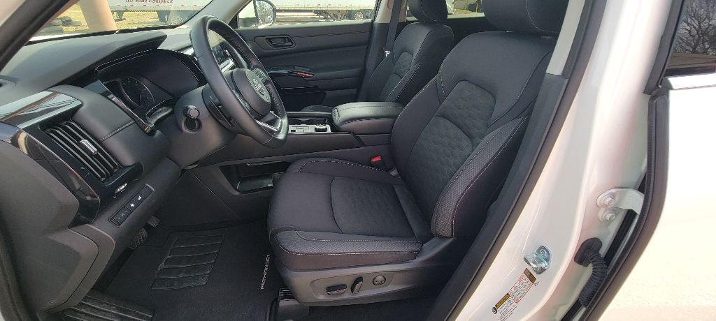 2025 Nissan Pathfinder Image 10