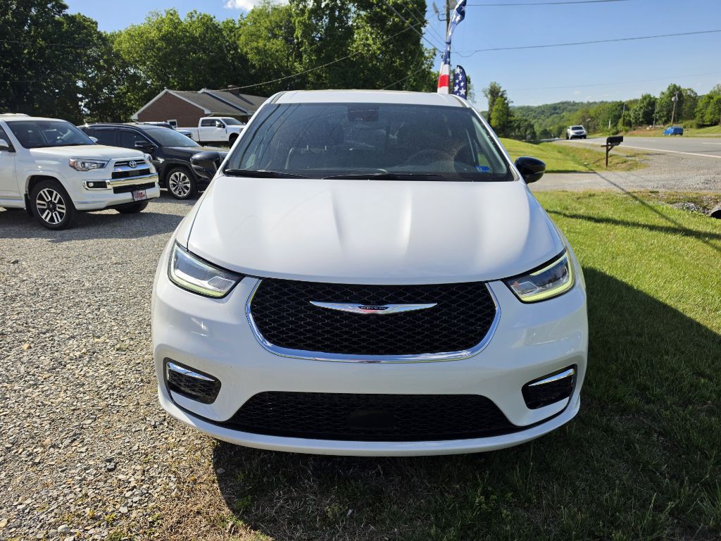 2025 Chrysler Pacifica Image 2