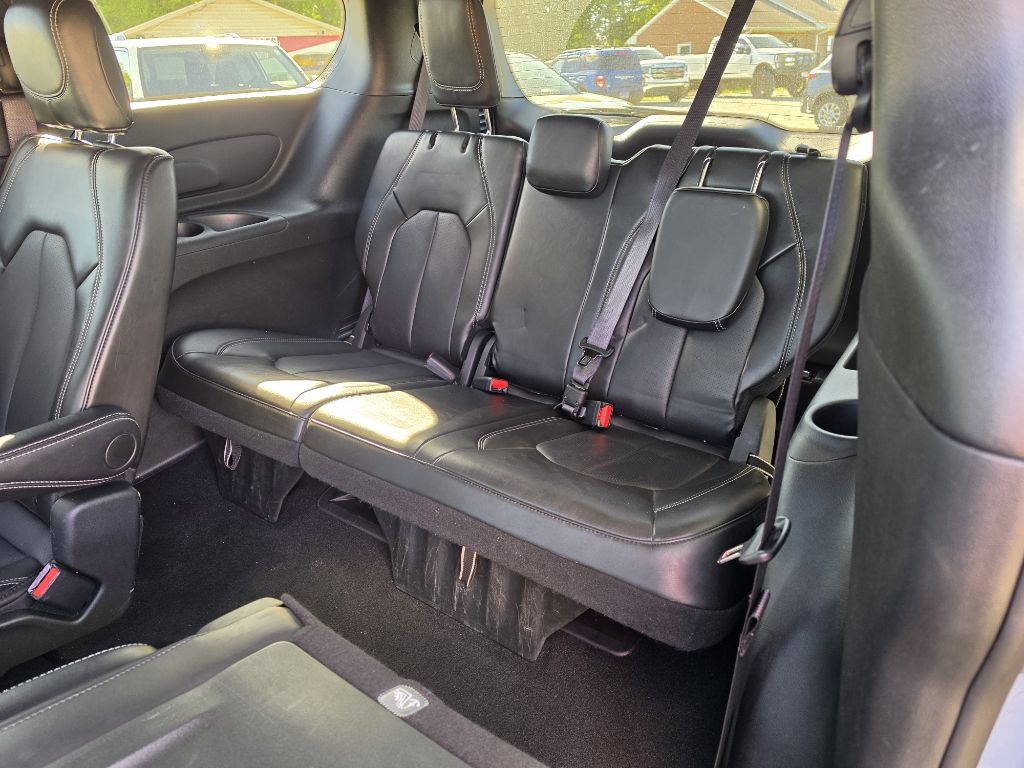 2025 Chrysler Pacifica Image 10