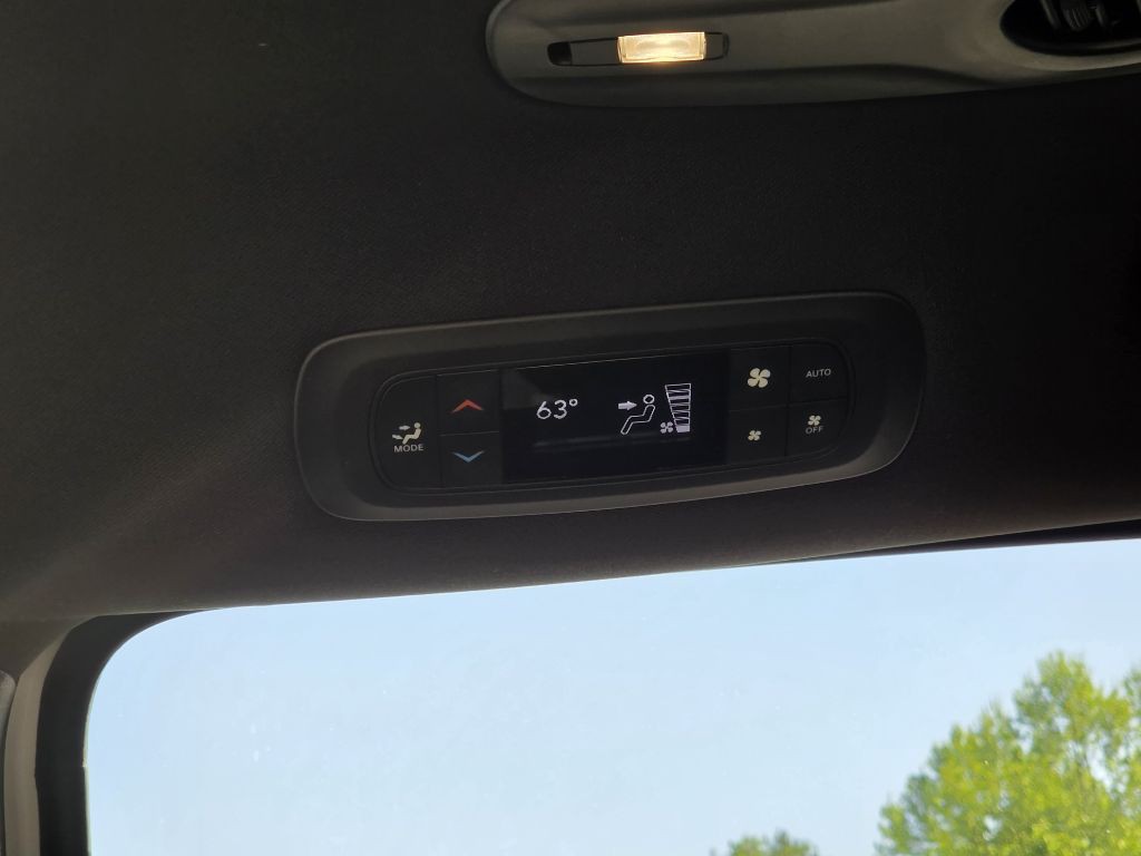 2025 Chrysler Pacifica Image 12