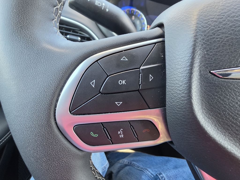 2025 Chrysler Pacifica Image 14