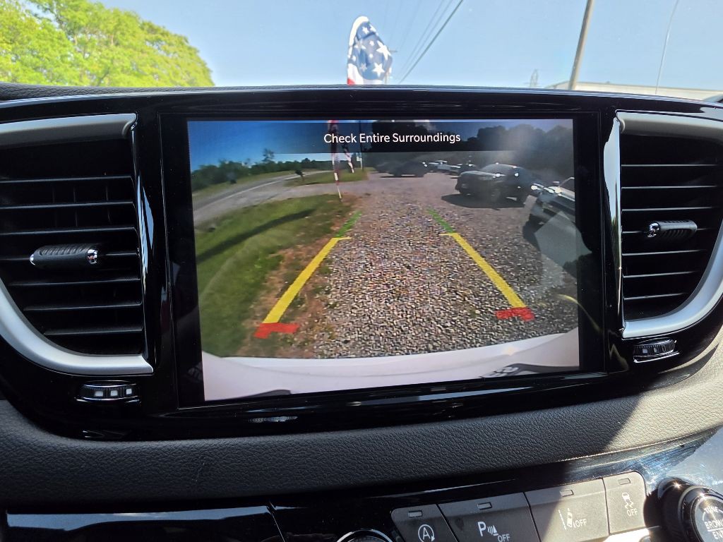 2025 Chrysler Pacifica Image 17