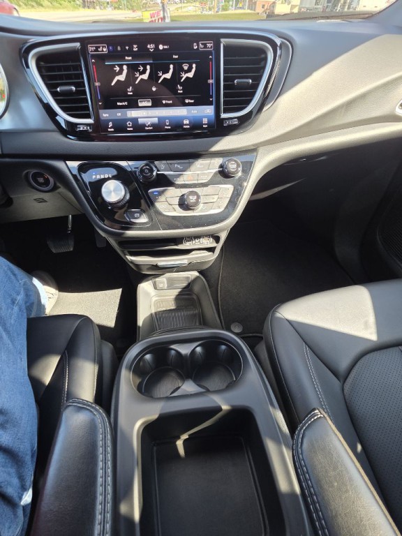 2025 Chrysler Pacifica Image 20