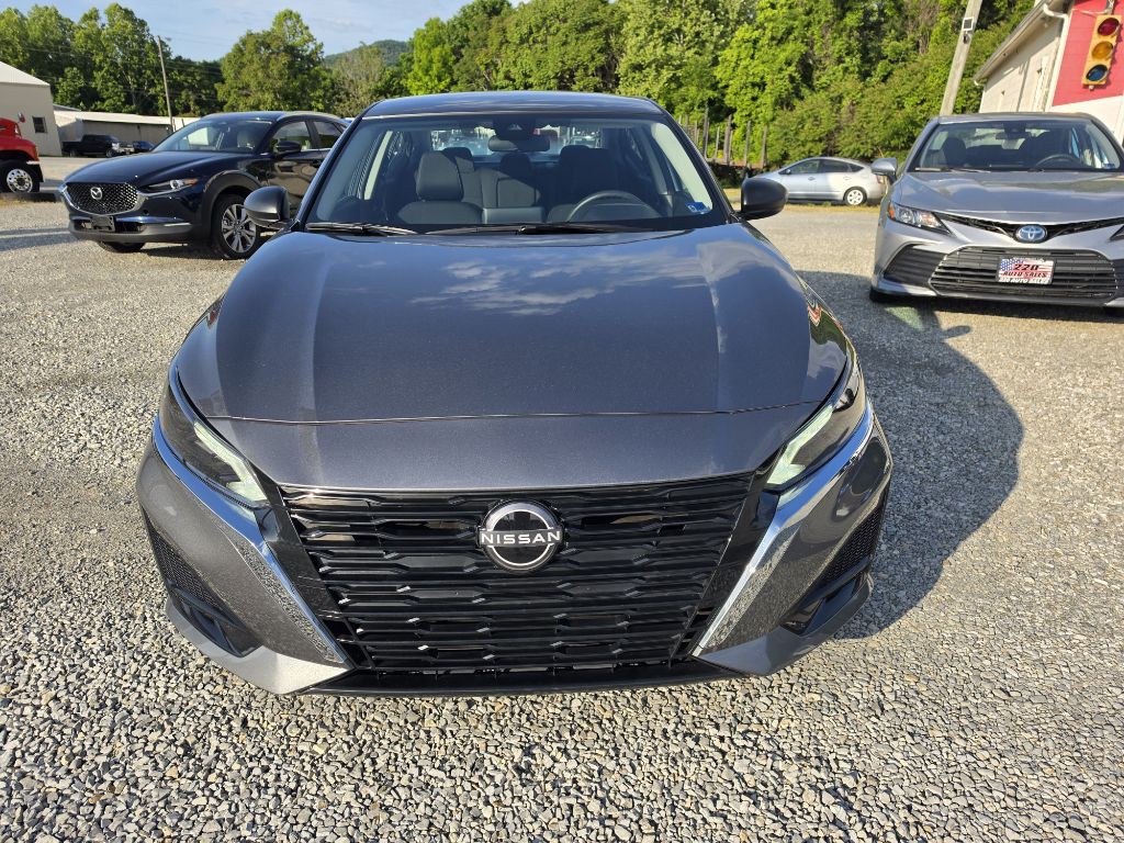 2025 Nissan Altima Image 2