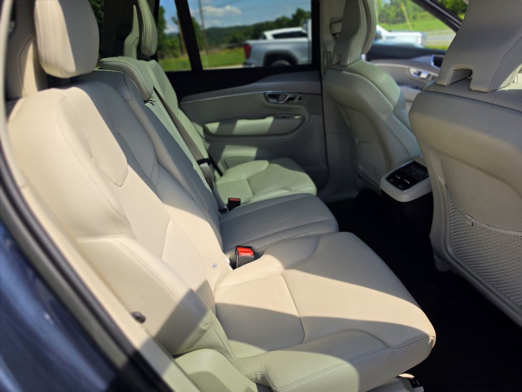 2023 Volvo XC90 Image 13