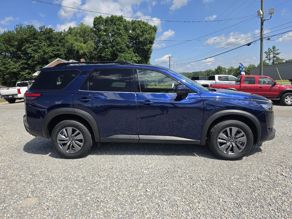2025 Nissan Pathfinder Image 3