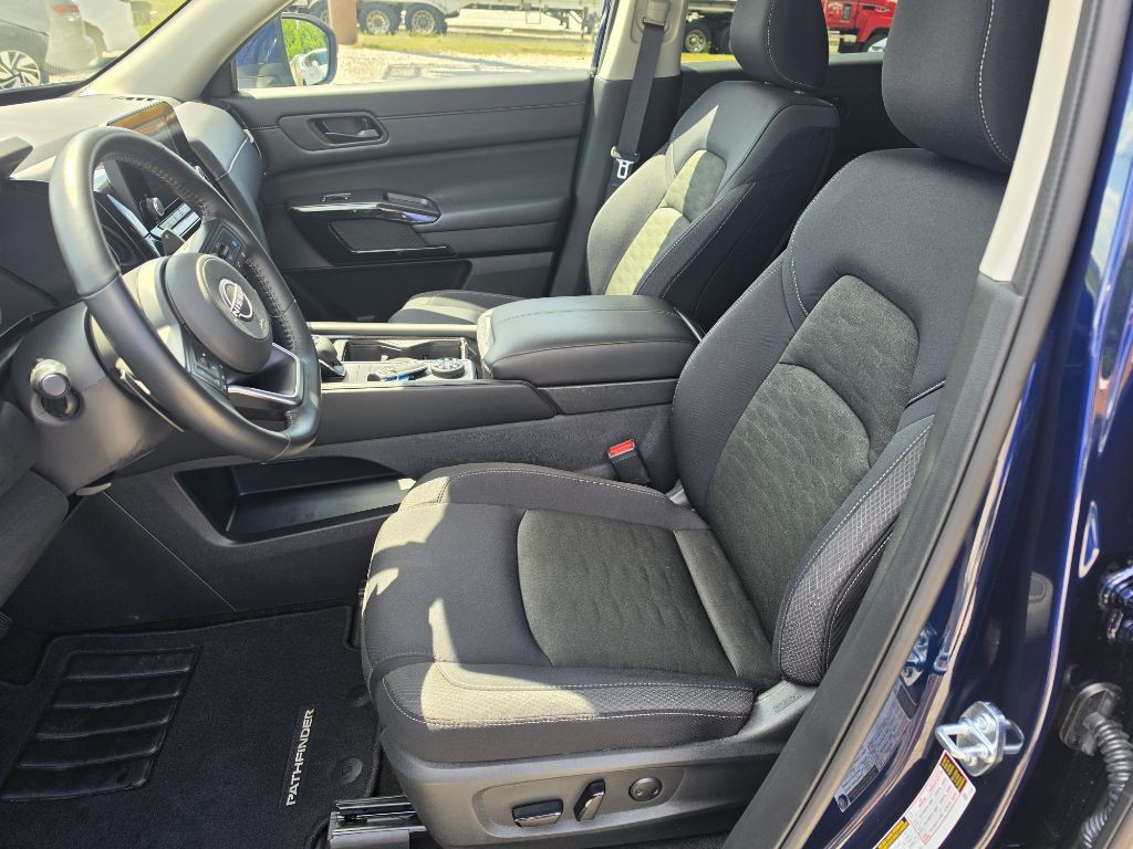 2025 Nissan Pathfinder Image 8