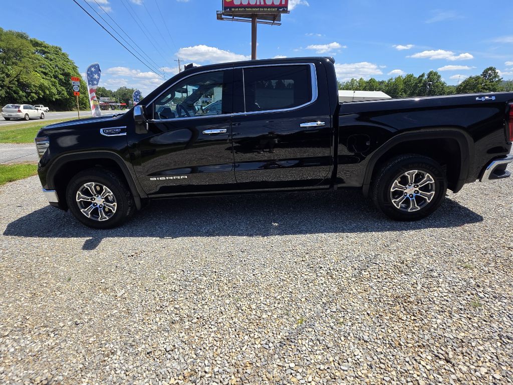 2025 GMC Sierra Image 3