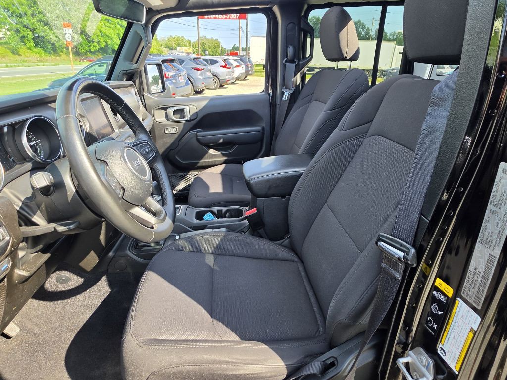 2023 Jeep Wrangler Image 9