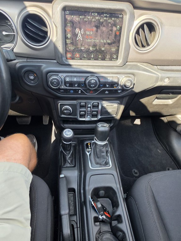 2023 Jeep Wrangler Image 19