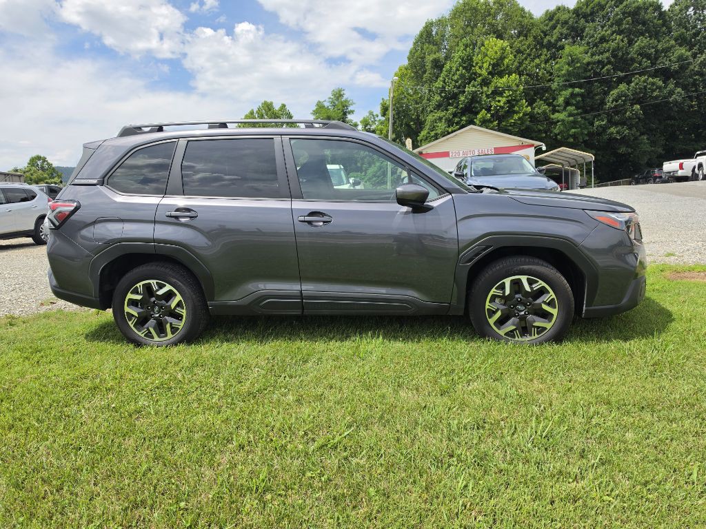 2025 Subaru Forester Image 3