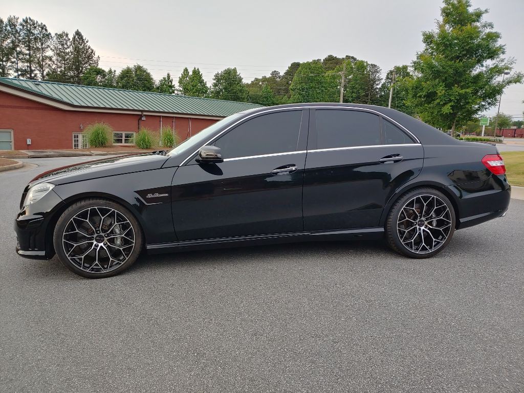 2010 Mercedes-Benz E-Class Image 3
