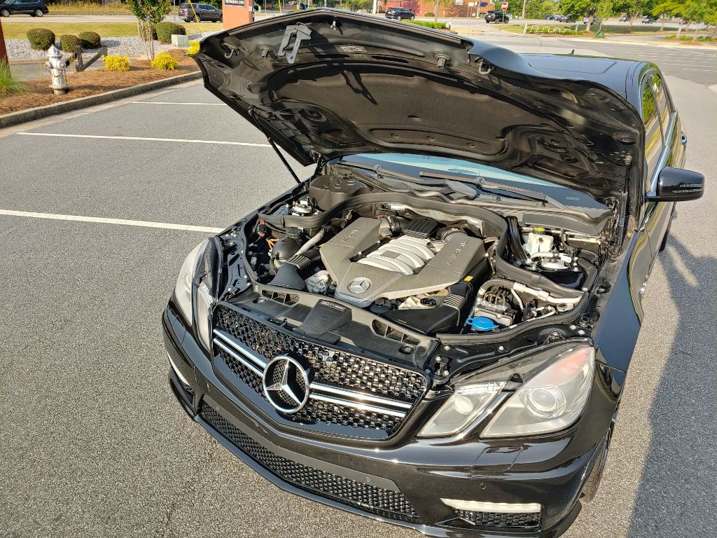 2010 Mercedes-Benz E-Class Image 8