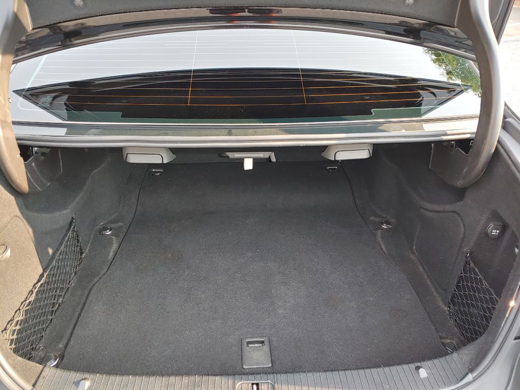 2010 Mercedes-Benz E-Class Image 20