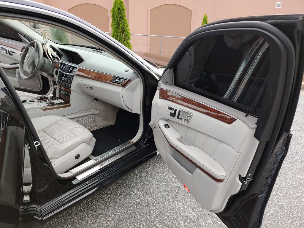 2010 Mercedes-Benz E-Class Image 57