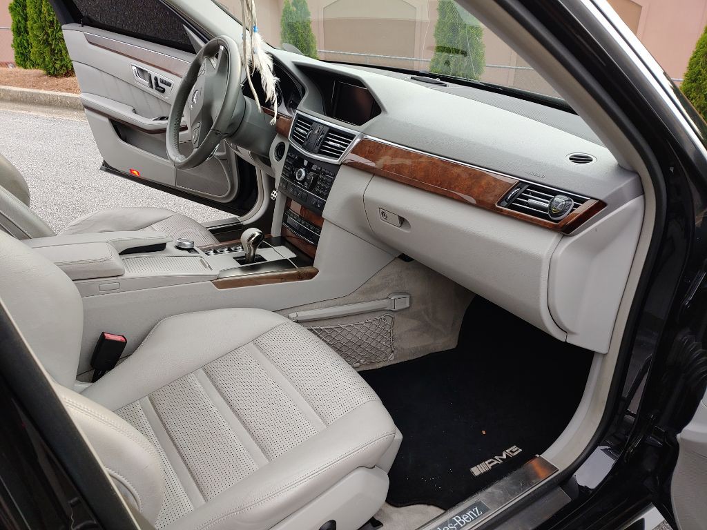 2010 Mercedes-Benz E-Class Image 59