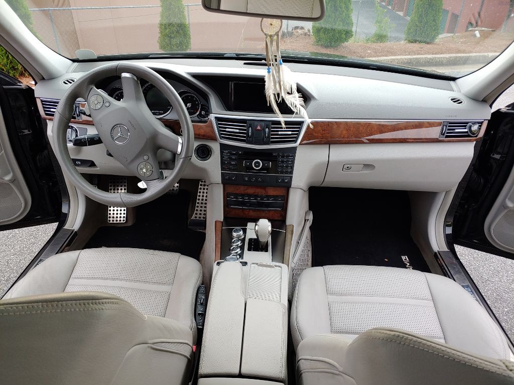 2010 Mercedes-Benz E-Class Image 65
