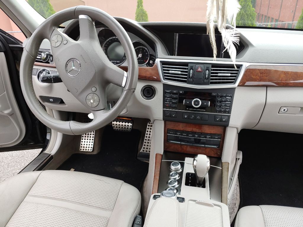 2010 Mercedes-Benz E-Class Image 66