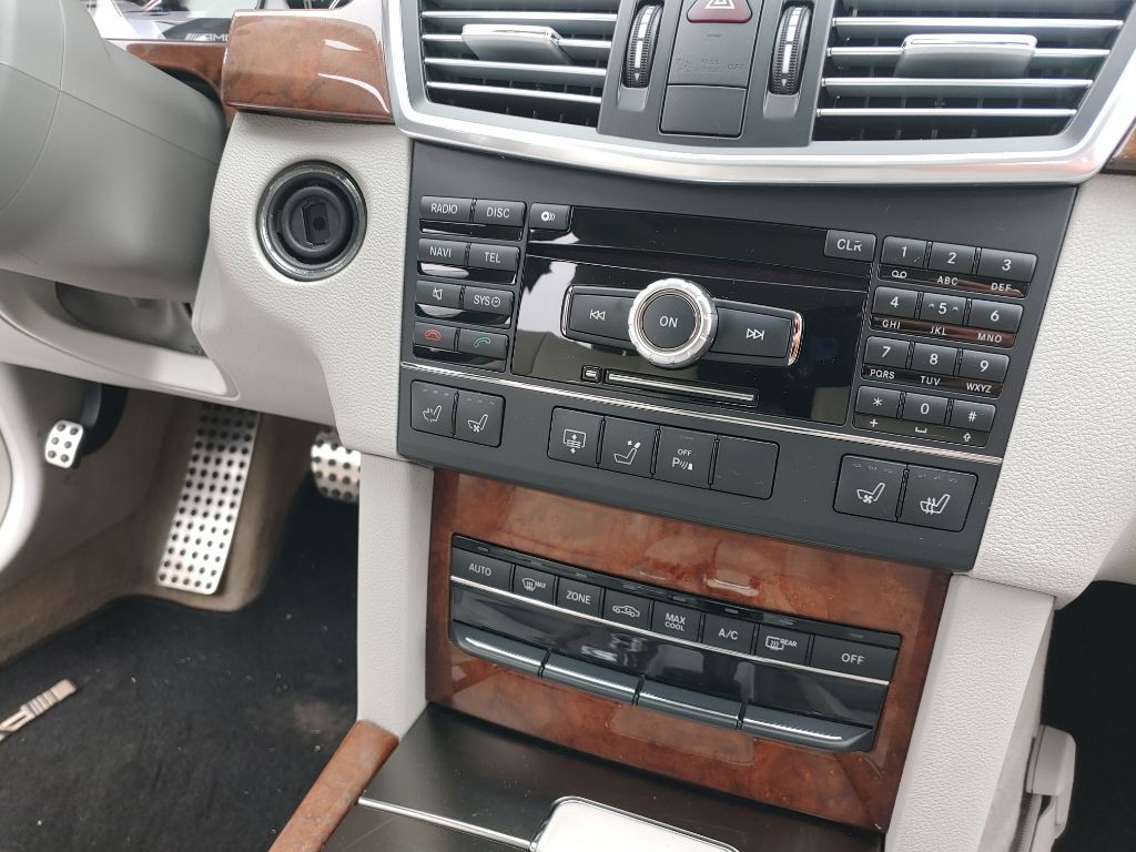 2010 Mercedes-Benz E-Class Image 68