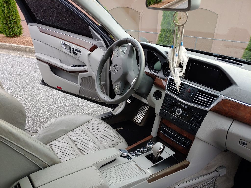 2010 Mercedes-Benz E-Class Image 70