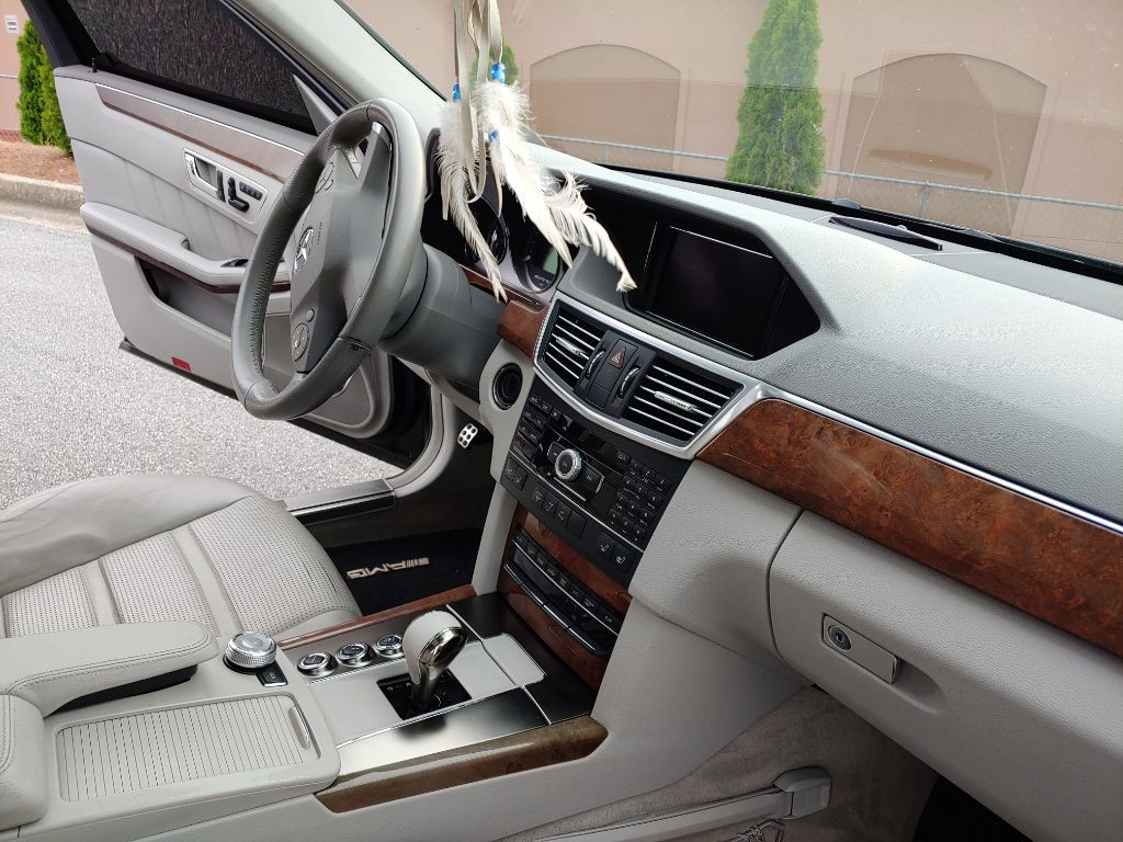 2010 Mercedes-Benz E-Class Image 71