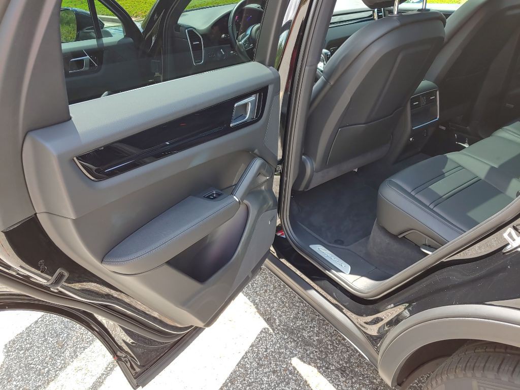 2021 Porsche Cayenne Image 34