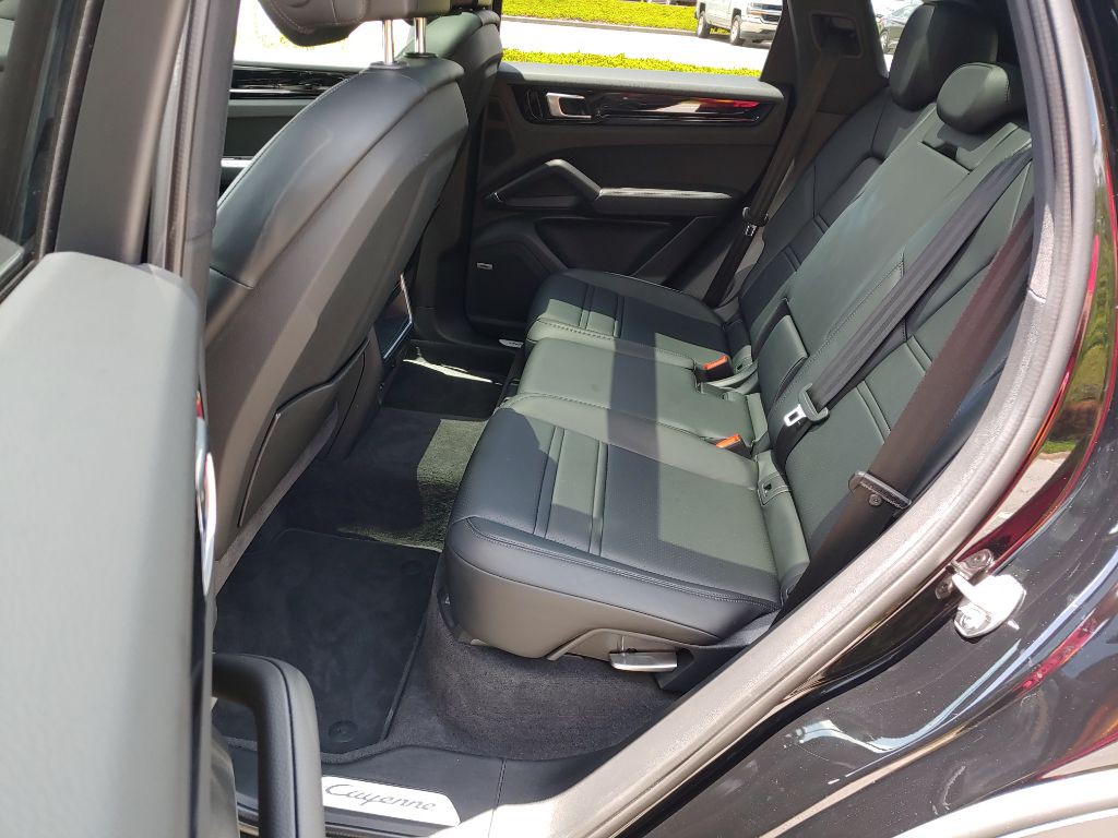 2021 Porsche Cayenne Image 36