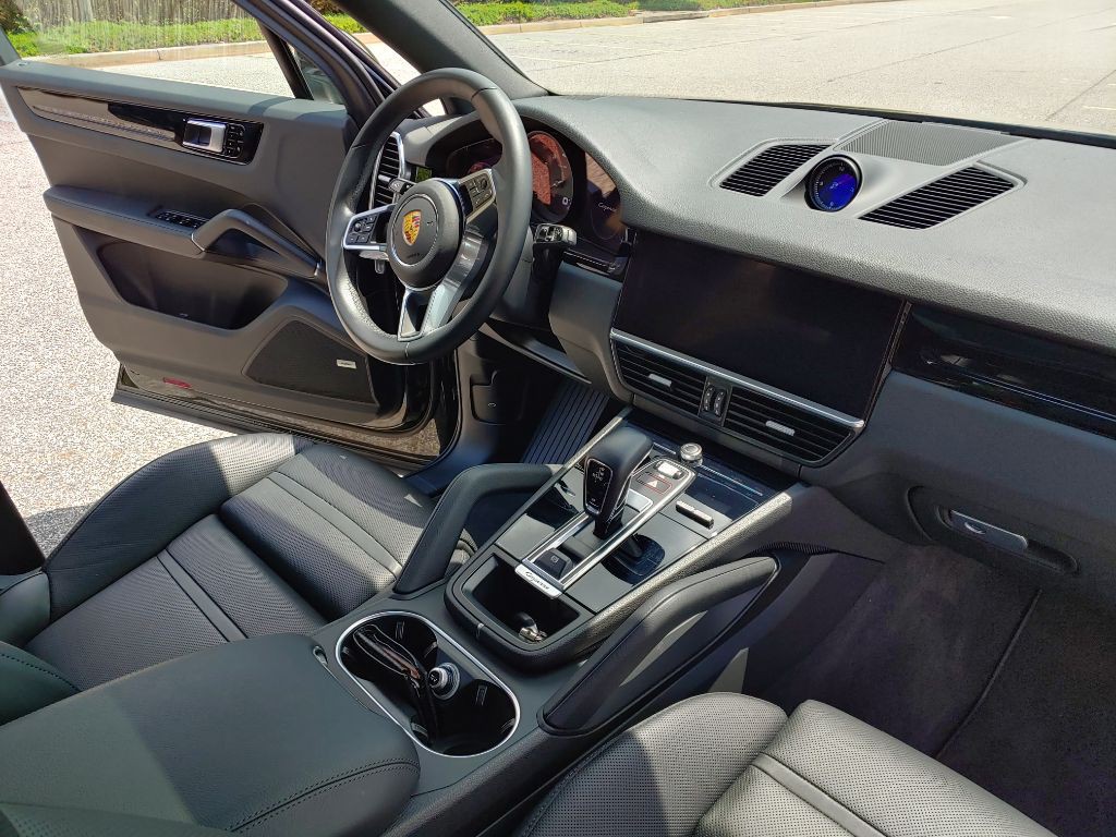 2021 Porsche Cayenne Image 40