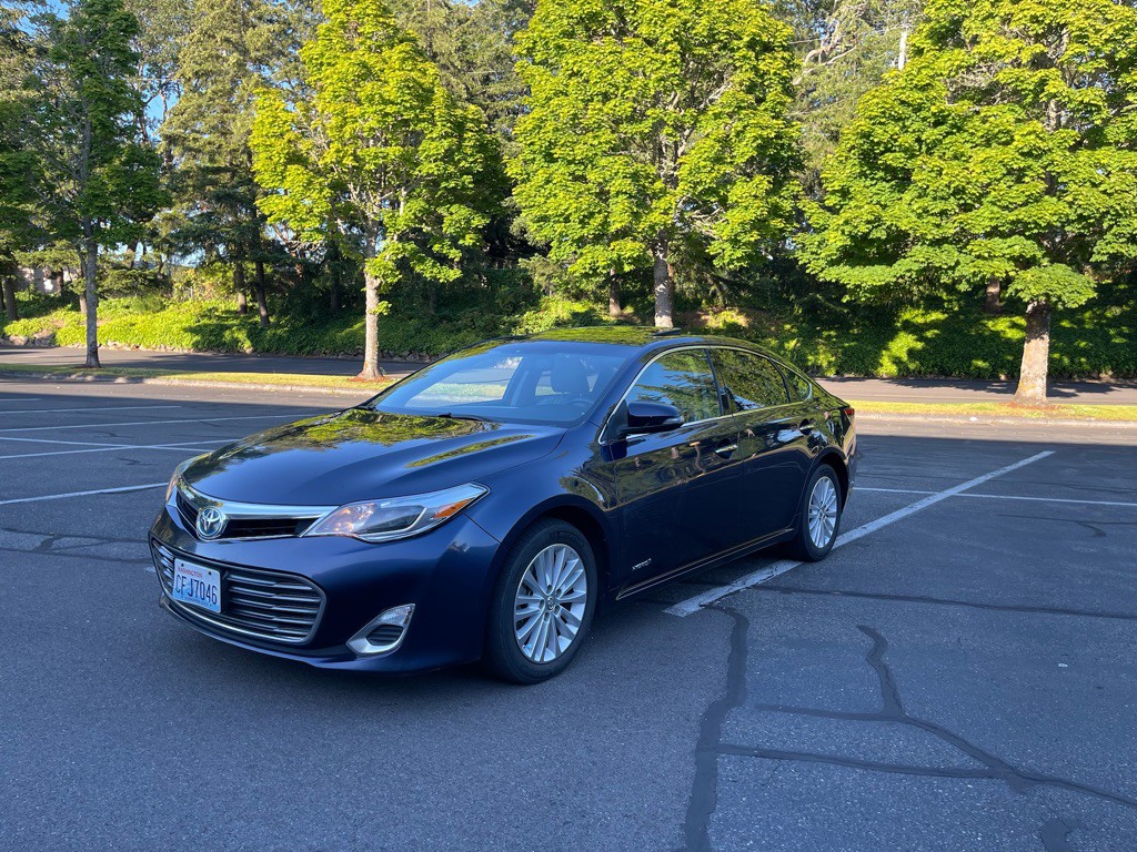2013 Toyota Avalon Image 1