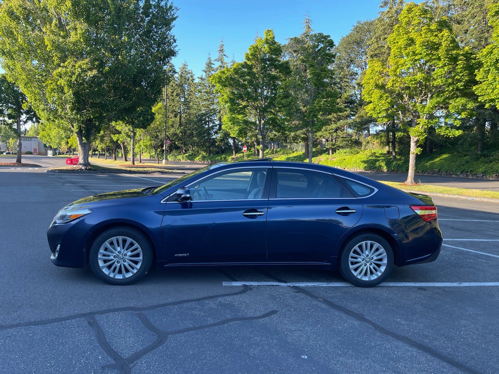 2013 Toyota Avalon Image 2
